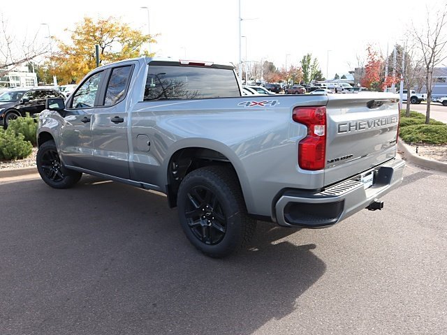2025 Chevrolet Silverado 1500 Custom photo 4