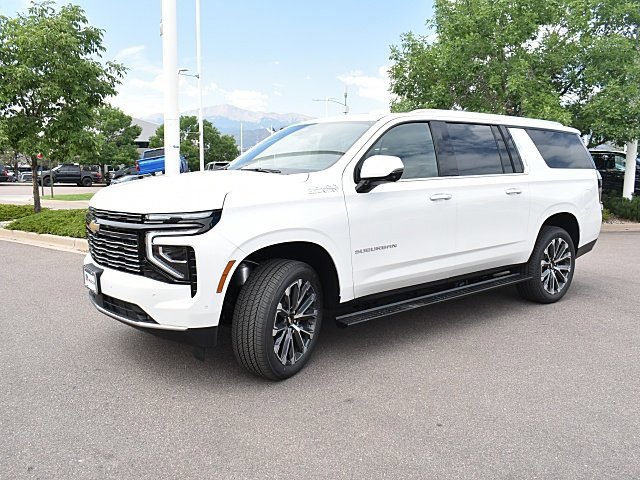 2025 Chevrolet Suburban High Country photo 3