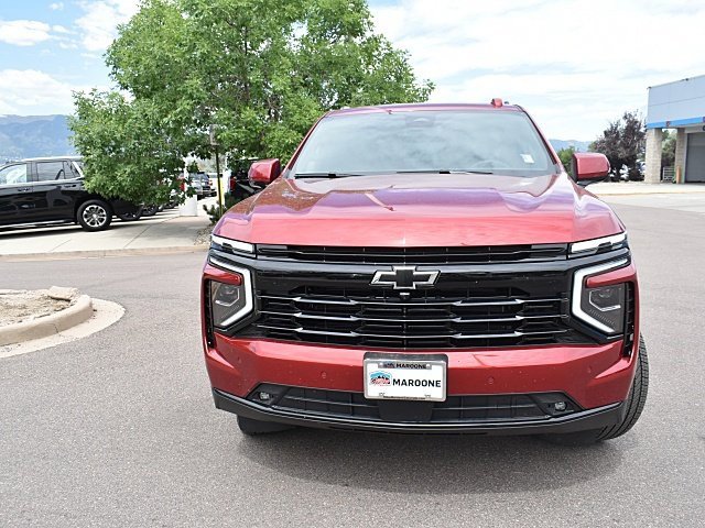 2025 Chevrolet Suburban RST photo 2