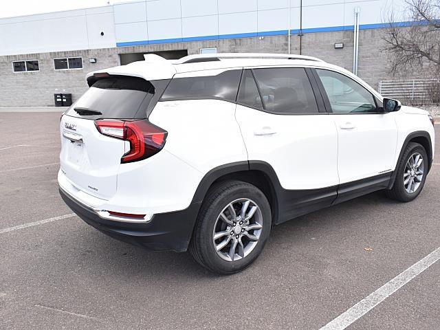 2024 Gmc Terrain SLT photo 3