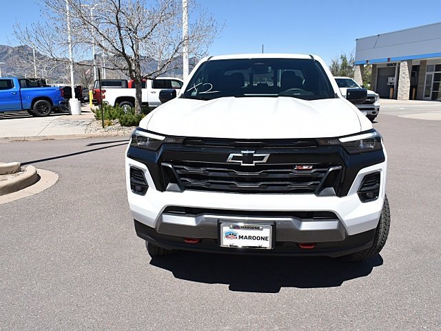 2025 Chevrolet Colorado Z71 photo 2