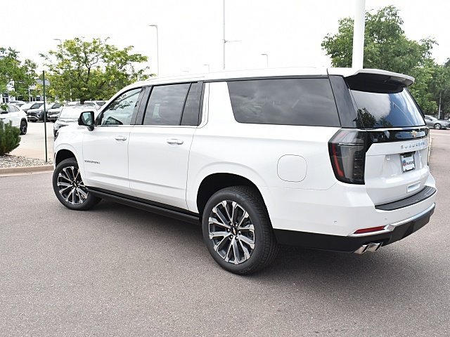 2025 Chevrolet Suburban High Country photo 4