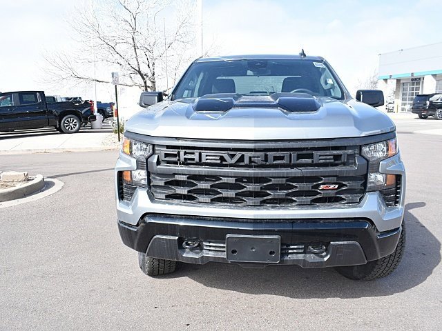 2025 Chevrolet Silverado 1500 Custom Trail Boss photo 2
