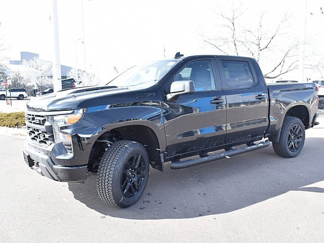 2025 Chevrolet Silverado 1500 Custom Trail Boss photo 3