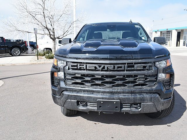 2025 Chevrolet Silverado 1500 Custom Trail Boss photo 2
