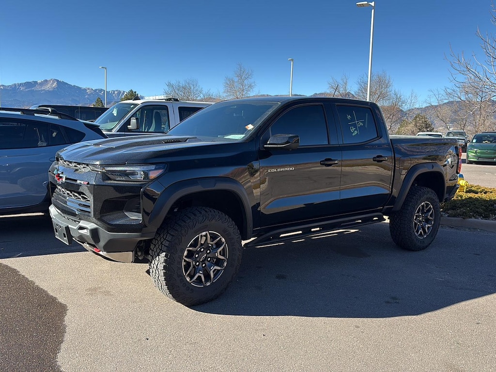 Used 2025 Chevrolet Colorado ZR2 Truck Crew Cab
