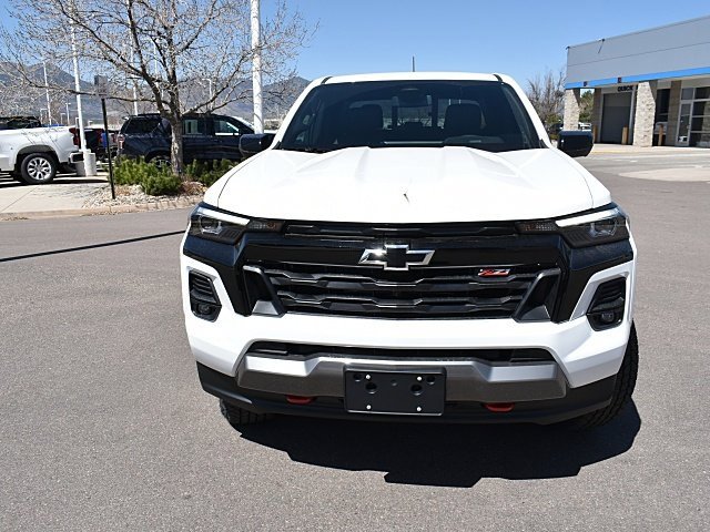 2025 Chevrolet Colorado Z71 photo 2