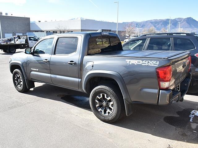 2017 Toyota Tacoma SR5 V6 photo 3