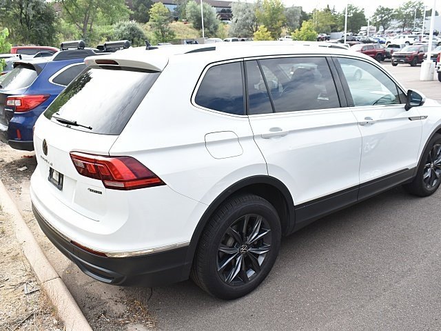 2022 Volkswagen Tiguan SE photo 2