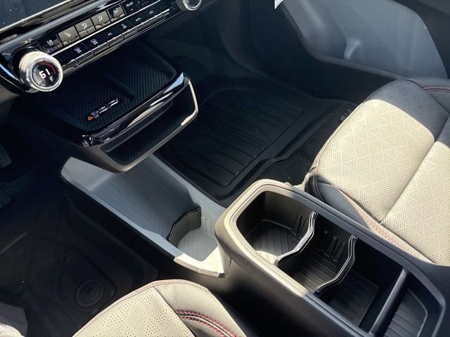 2027 Chevrolet Bolt RS - Photo 11