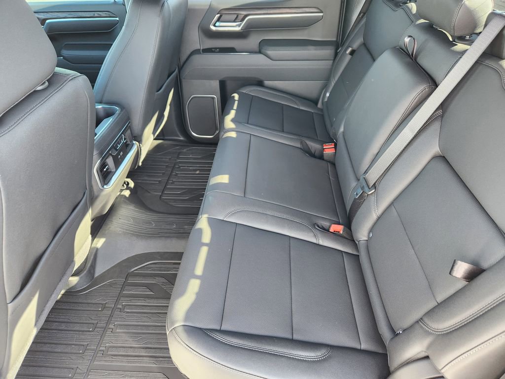2026 GMC Sierra 1500 SLT - Photo 10