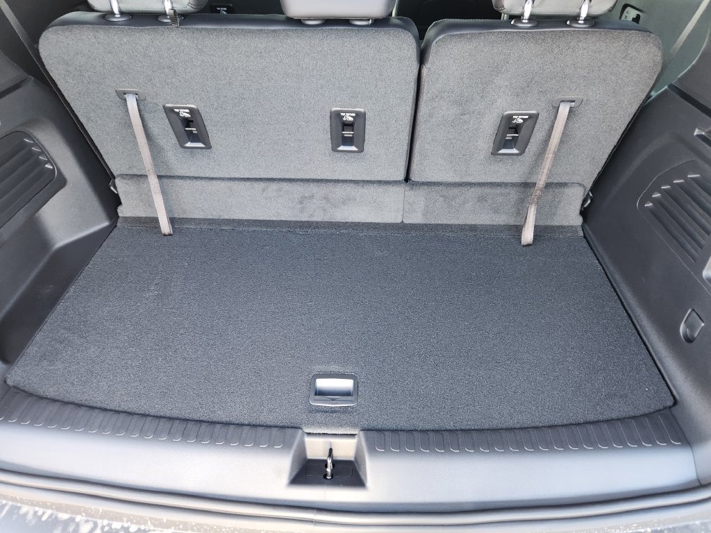 2026 GMC Acadia AT4 - Photo 8