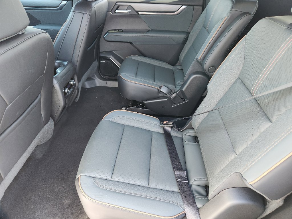 2026 GMC Acadia AT4 - Photo 11