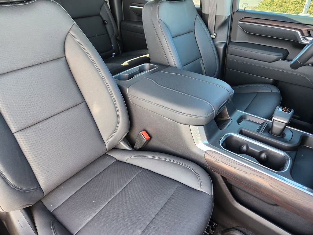 2026 GMC Sierra 1500 SLT - Photo 12