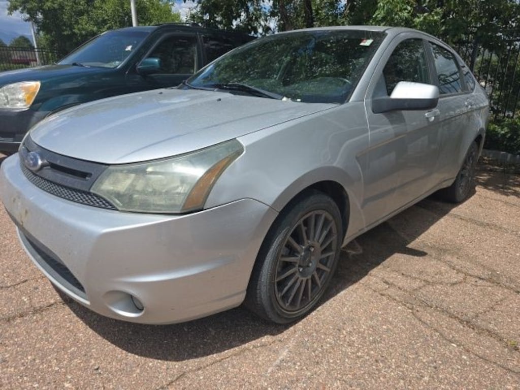 Used 2010 Ford Focus SES Sedan