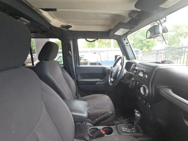 2015 Jeep Wrangler Unlimited Sport photo 2