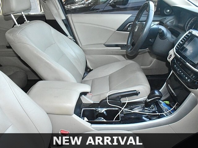 2017 Honda Accord EX-L photo 2