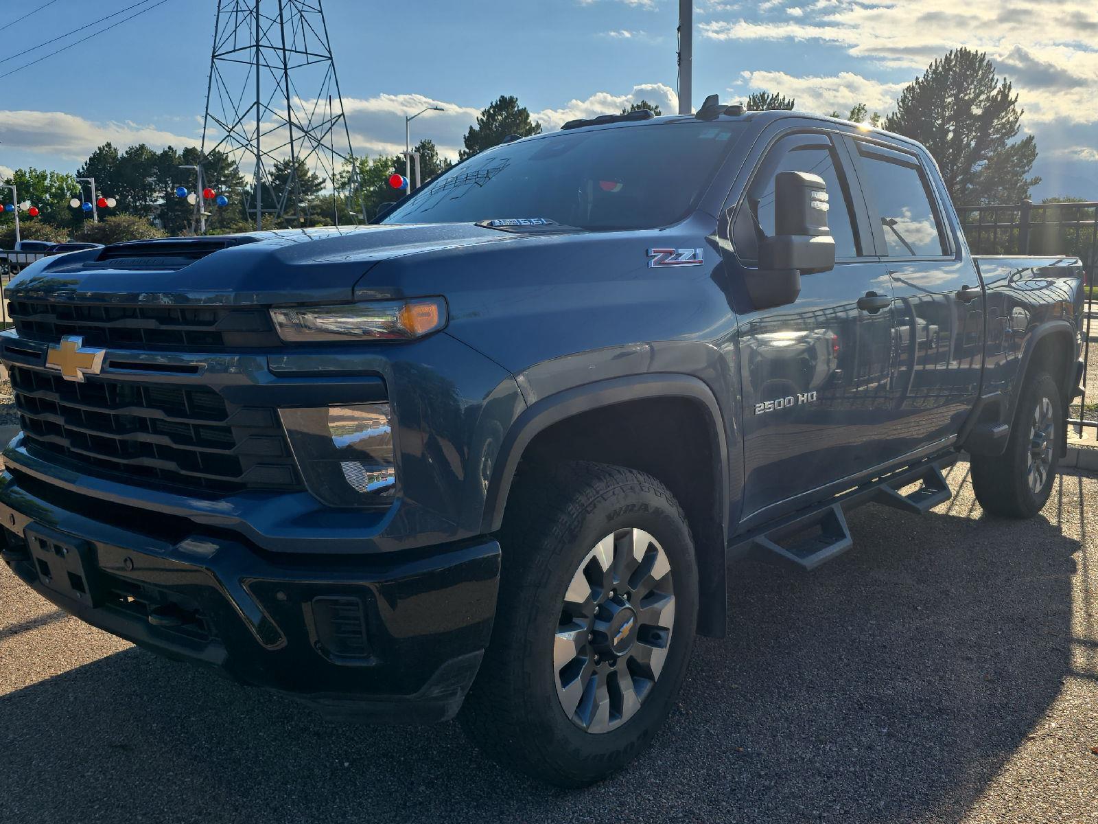 2025 Chevrolet Silverado 2500HD Custom photo 3
