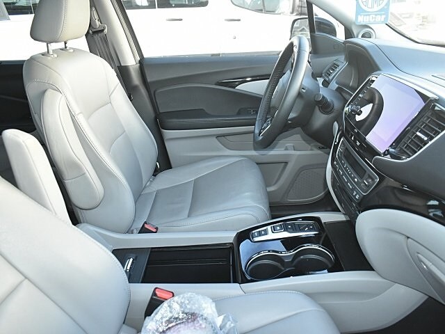2022 Honda Pilot Touring photo 2