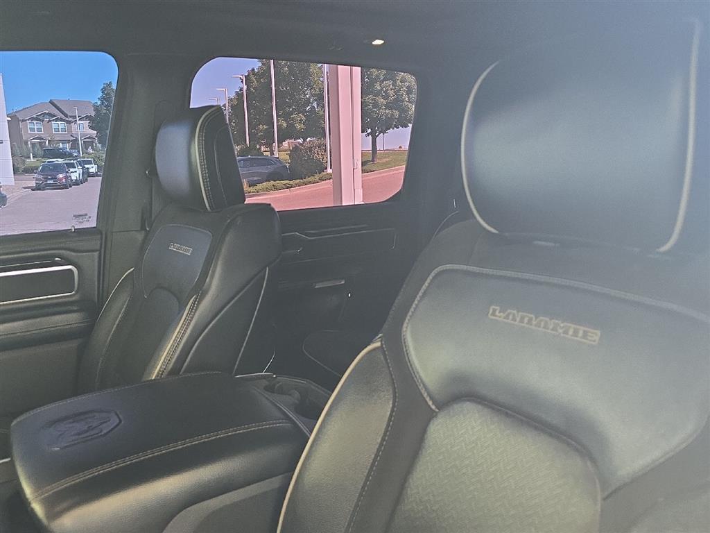 2019 Ram 1500 Laramie photo 2
