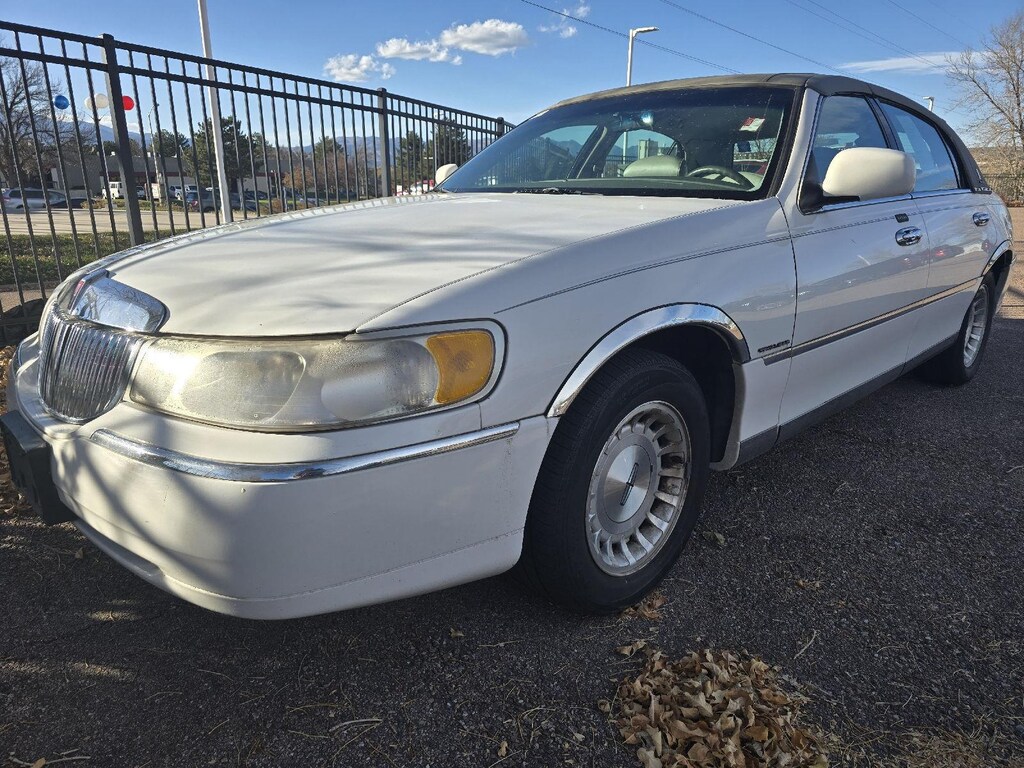Used 1999 Lincoln Town Car Executive Sedan