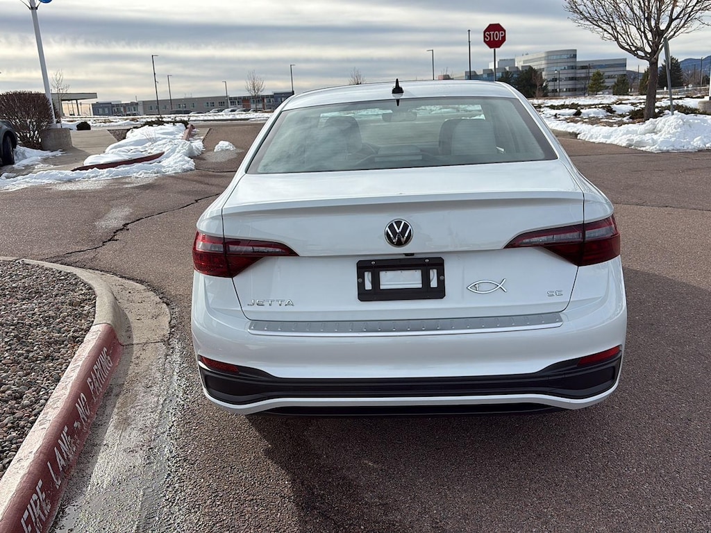 Used 2023 Volkswagen Jetta SE Sedan