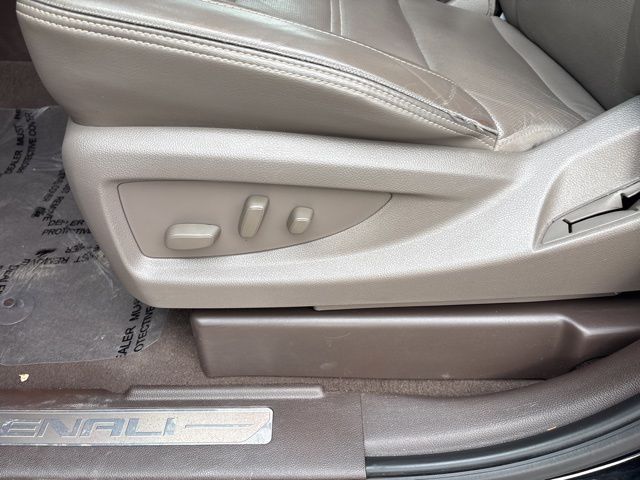 2019 GMC Yukon Denali - Photo 6