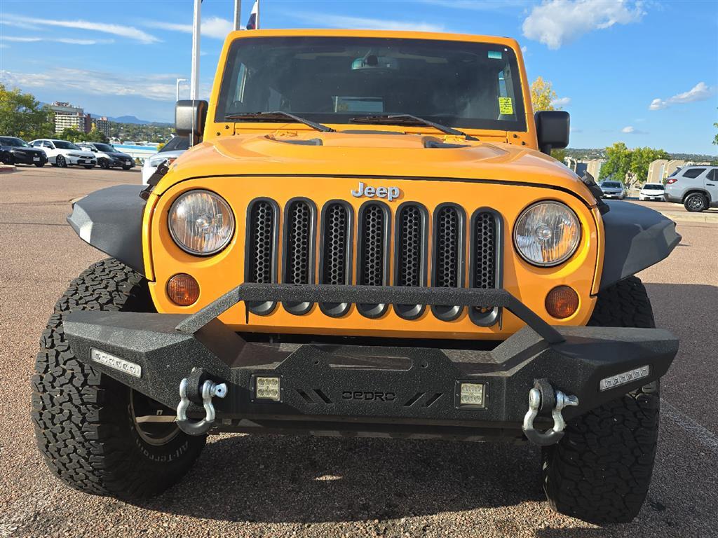 2013 Jeep Wrangler Unlimited Rubicon photo 2