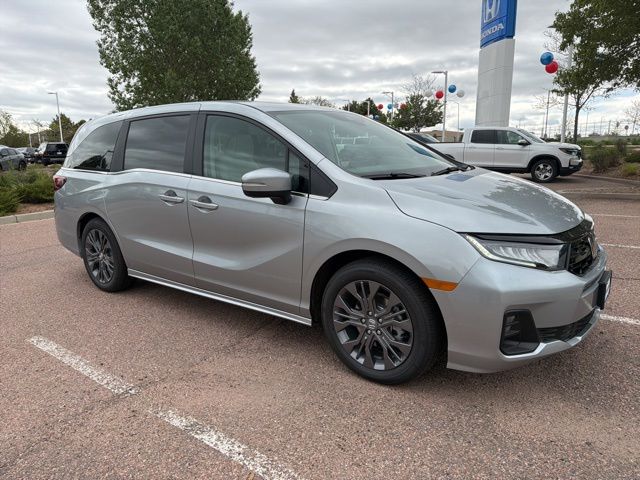 2026 Honda Odyssey Touring's photo