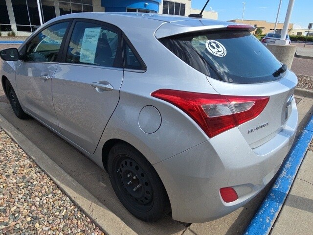 2017 Hyundai Elantra GT photo 3