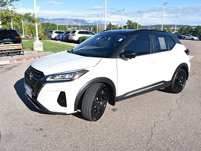 2023 Nissan Kicks SR photo 3