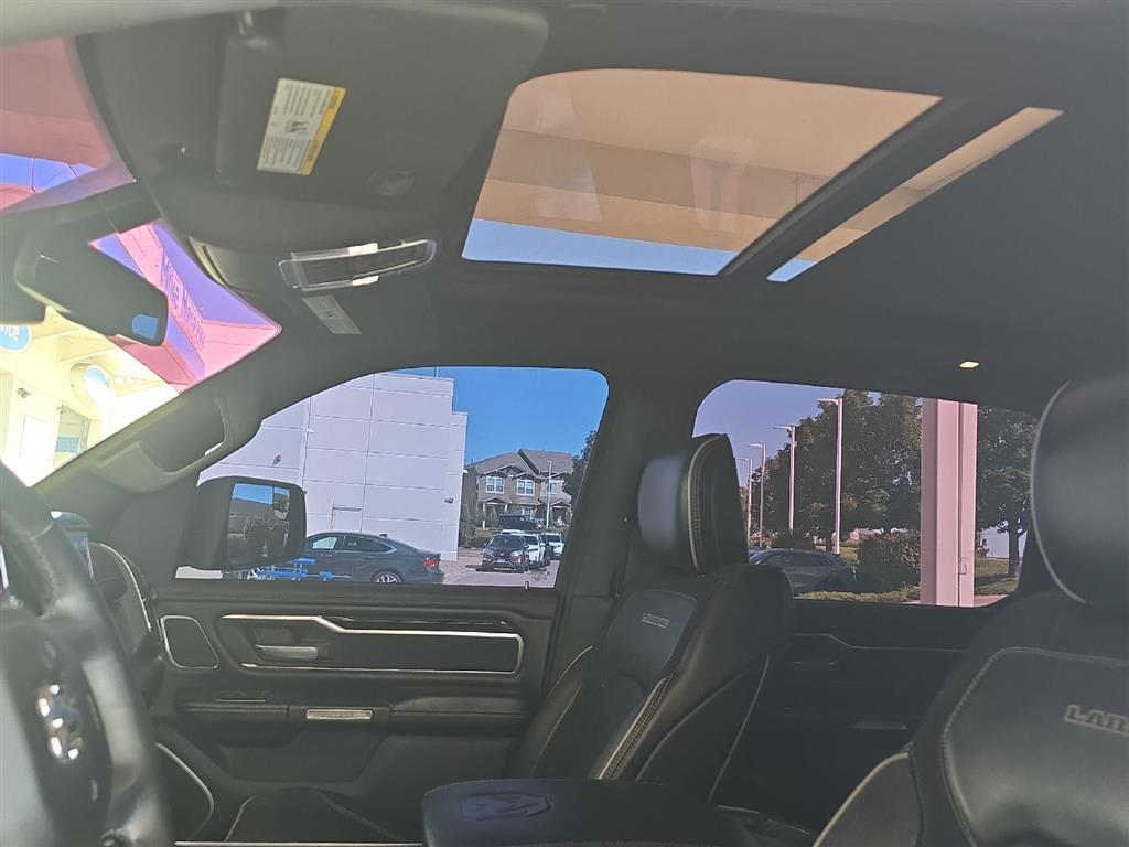 2019 Ram 1500 Laramie photo 3