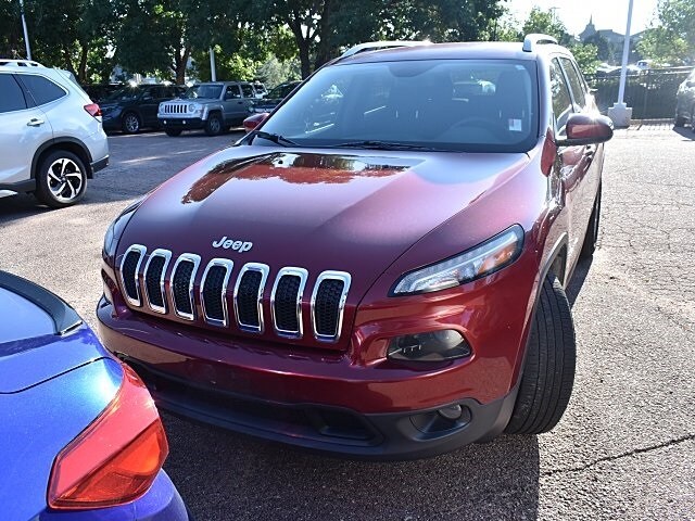 2016 Jeep Cherokee Latitude photo 2