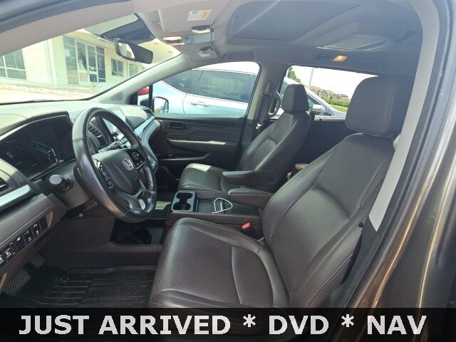 2020 Honda Odyssey Touring photo 2