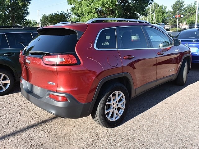 2016 Jeep Cherokee Latitude photo 4