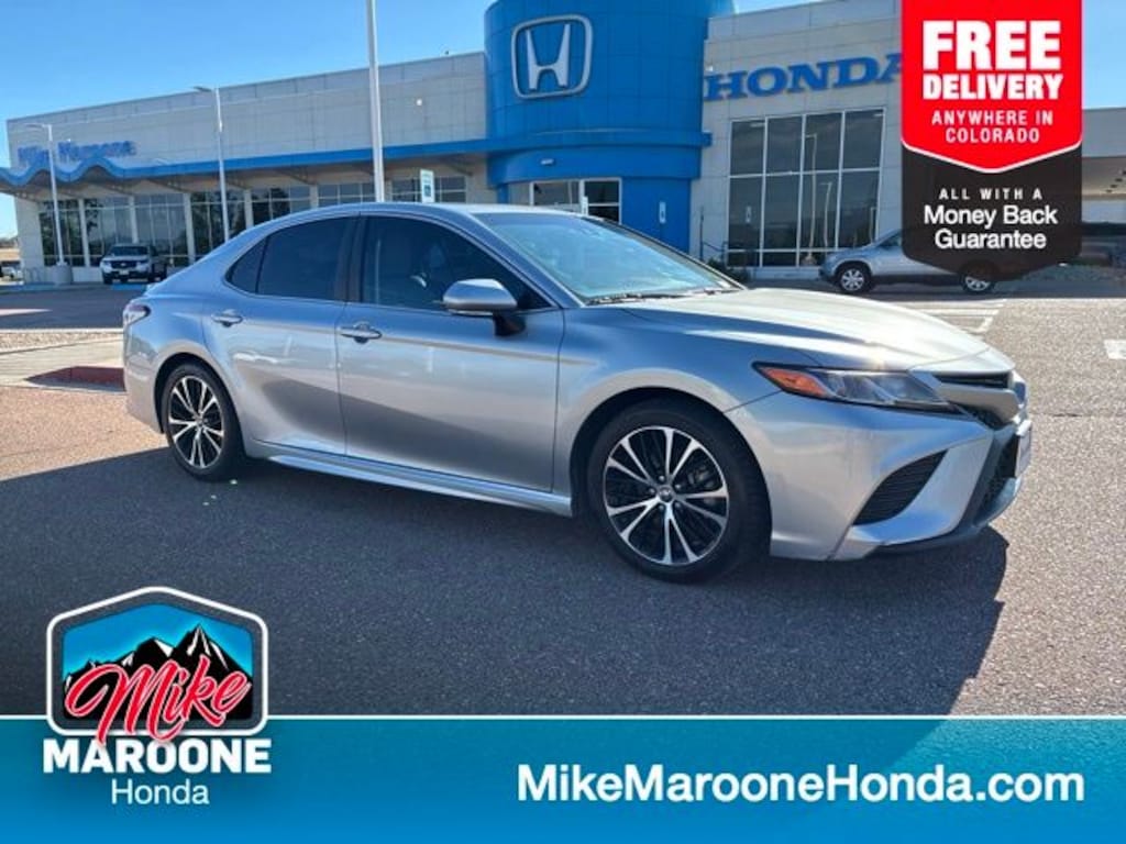 Used 2018 Toyota Camry SE Sedan