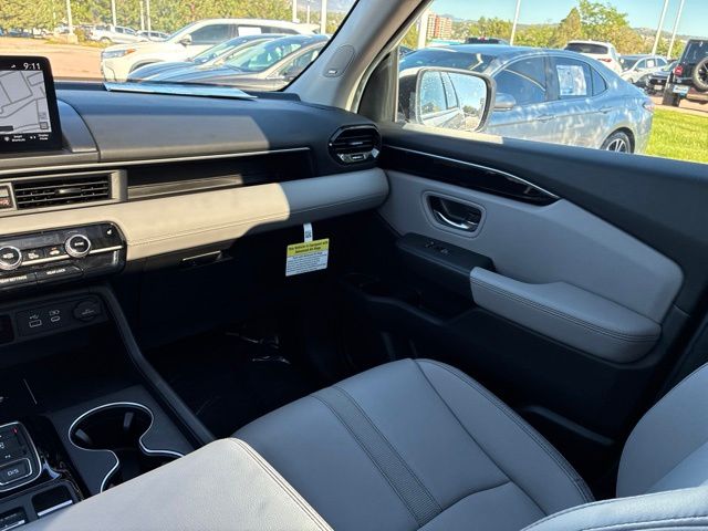 2025 Honda Pilot Touring - Photo 28