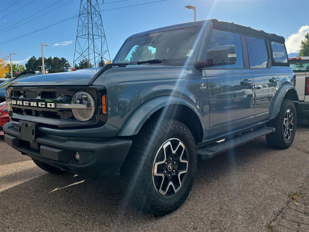 2021 Ford Bronco Outer Banks photo 3
