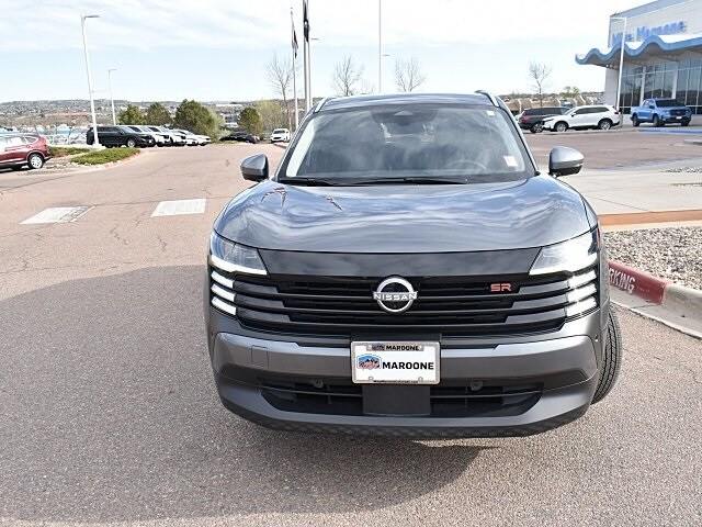 2025 Nissan Kicks SR photo 2