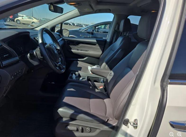 2018 Honda Odyssey Elite photo 3