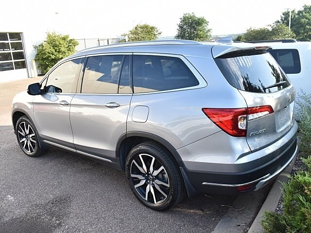 2022 Honda Pilot Touring photo 4