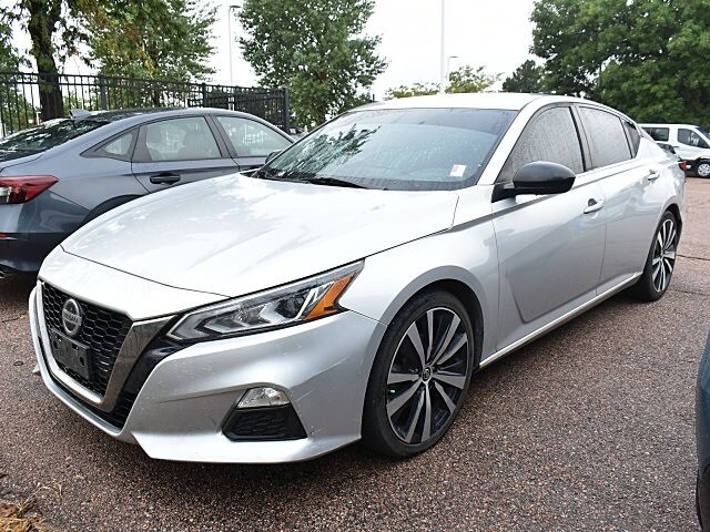 2019 Nissan Altima 2.5 SR photo 3