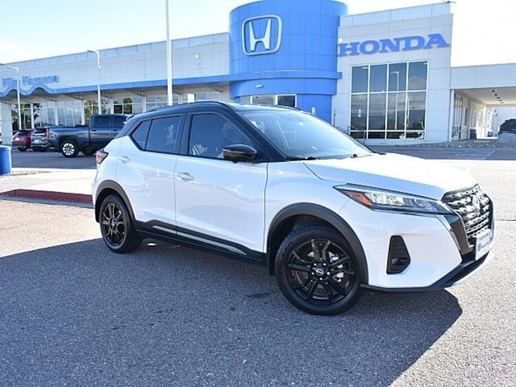 Used 2023 Nissan Kicks SR SUV