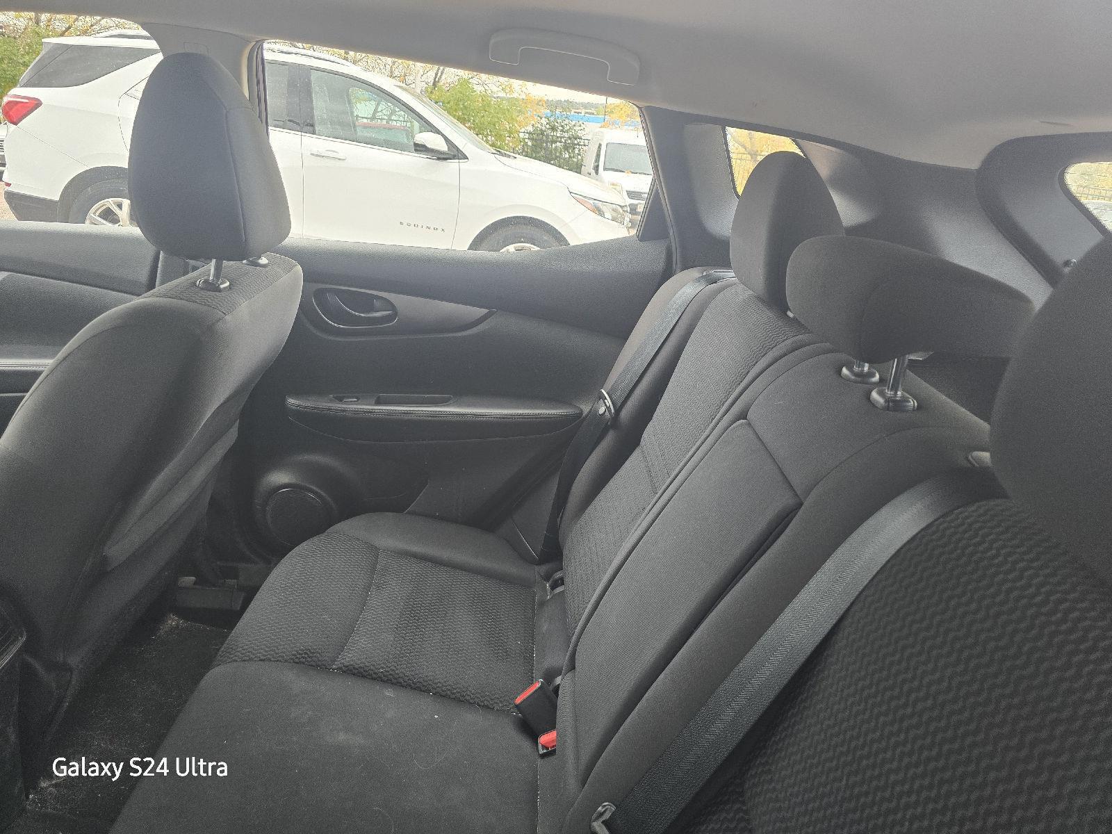 2019 Nissan Rogue Sport S photo 3