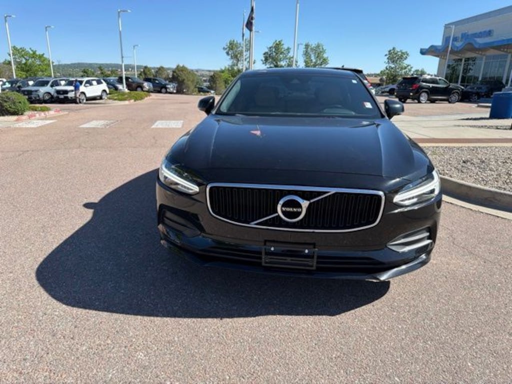 Used 2018 Volvo S90 T5 Momentum Sedan