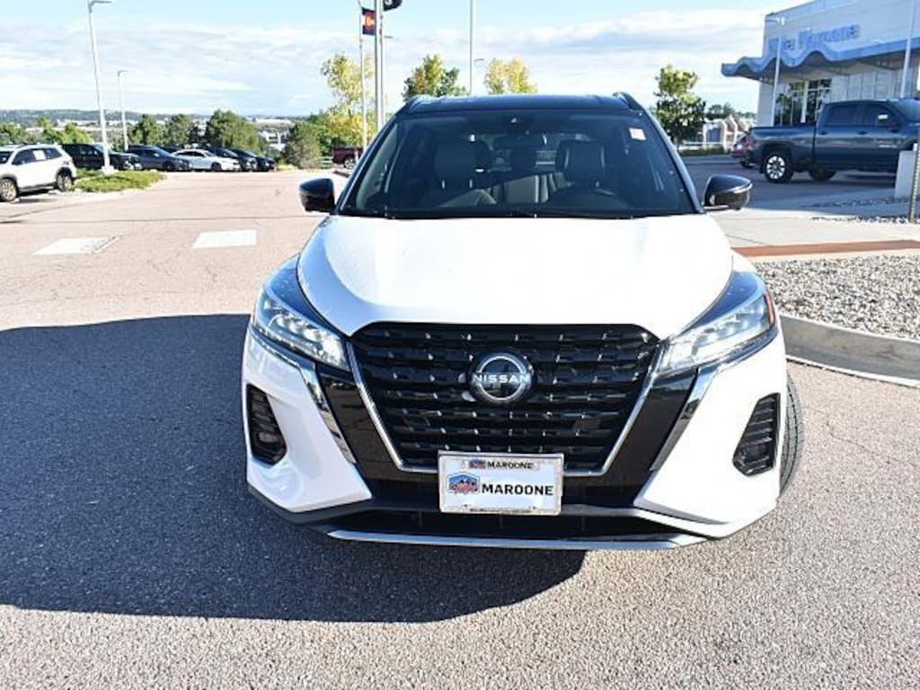 Used 2023 Nissan Kicks SR SUV