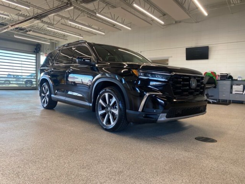 Used 2024 Honda Pilot Touring SUV