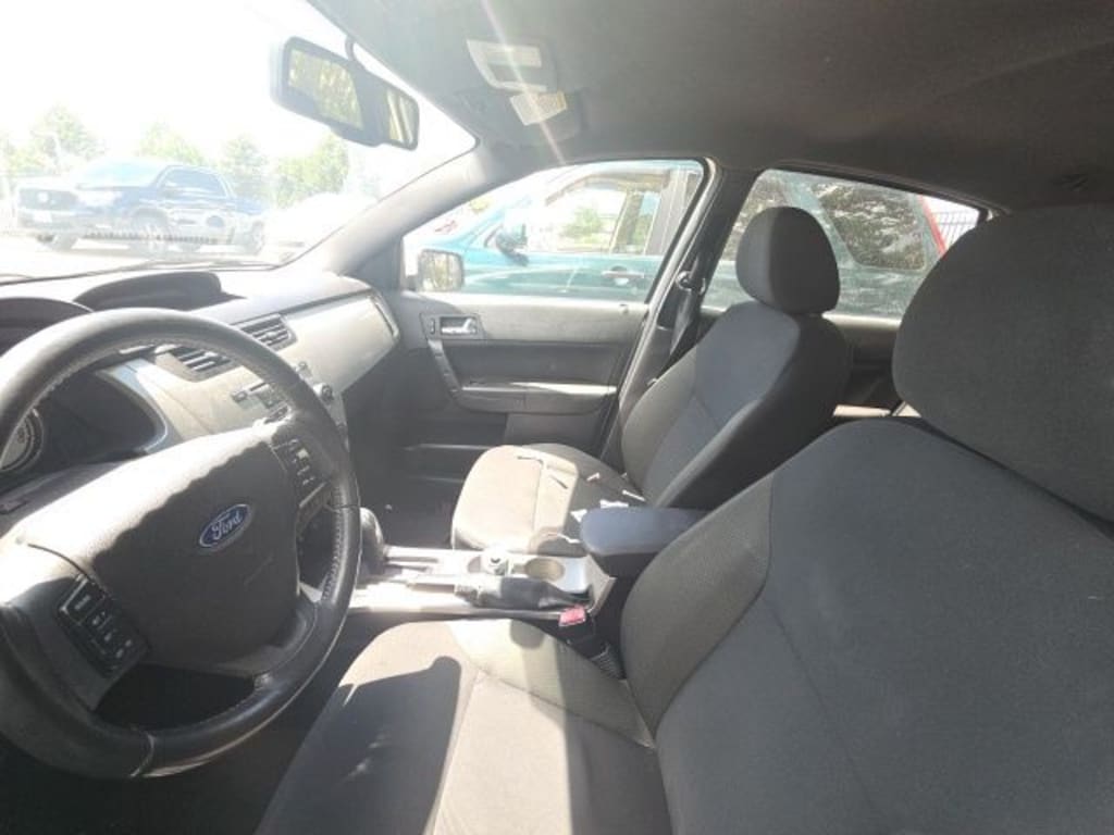 Used 2010 Ford Focus SES Sedan