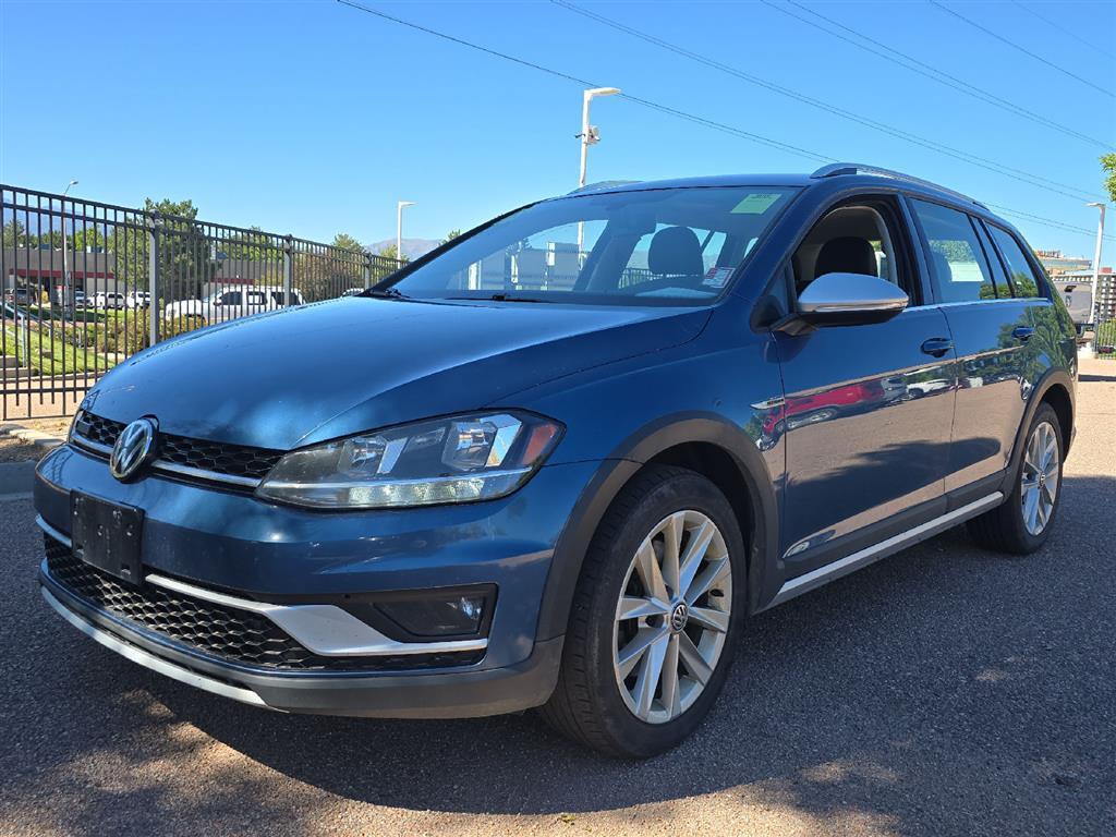 2019 Volkswagen Golf Alltrack S photo 3