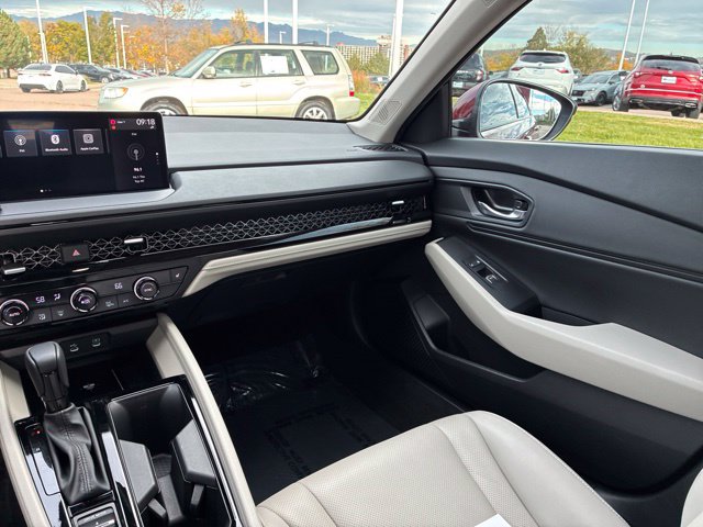 2025 Honda Accord Hybrid EX-L - Photo 27